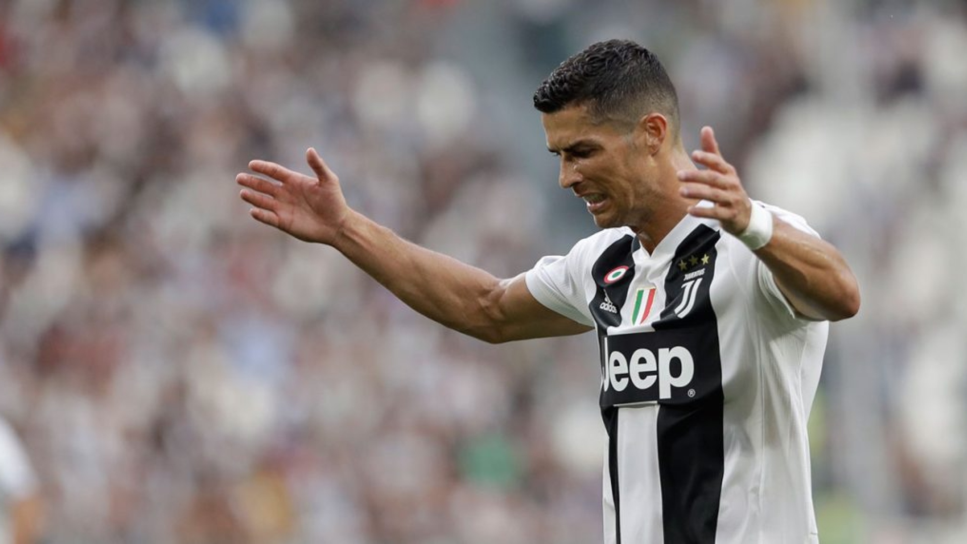 Ronaldo, frustré par la défaite 1-2 face à Manchester United