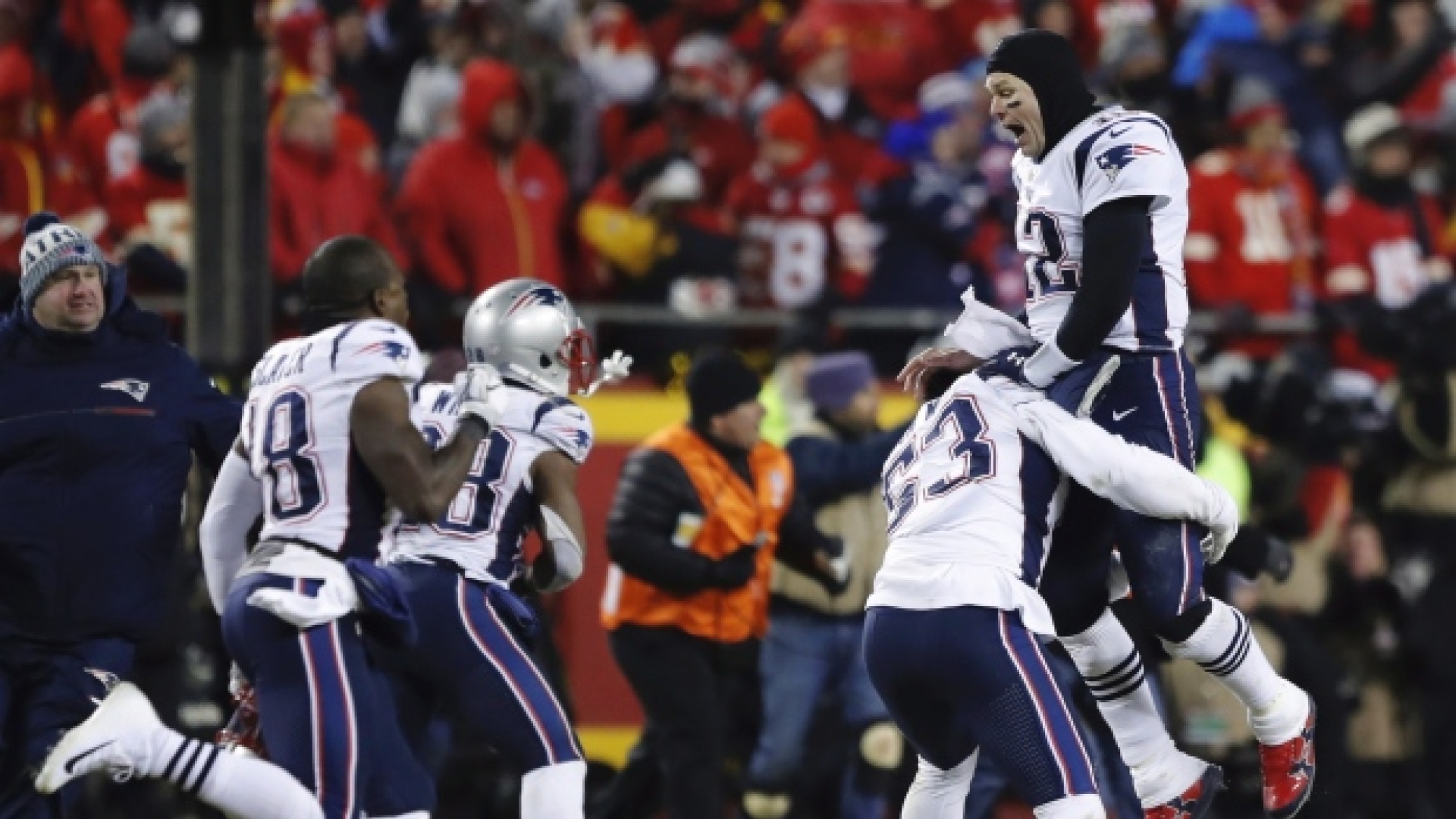 Tom Brady et ses coéquipiers célèbrent la victoire à Kansas City