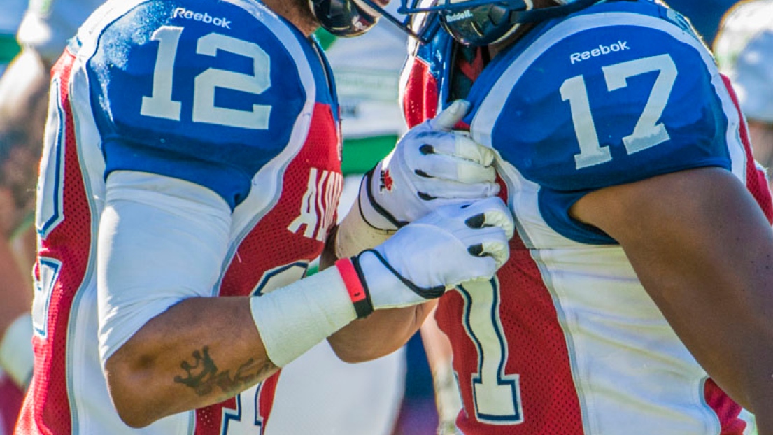 Billy Parker (17) et Geoff Tisdale (12).