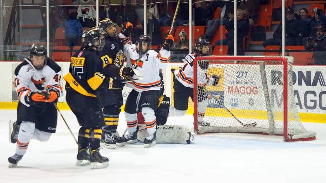 Alexandre Doucet a procuré un gain de 4-3 aux Cantonniers de Magog contre les Lions du Lac St-Louis.