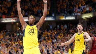 Myles Turner et Bojan Bogdanovic Myles Turner et Bojan Bogdanovic des Pacers