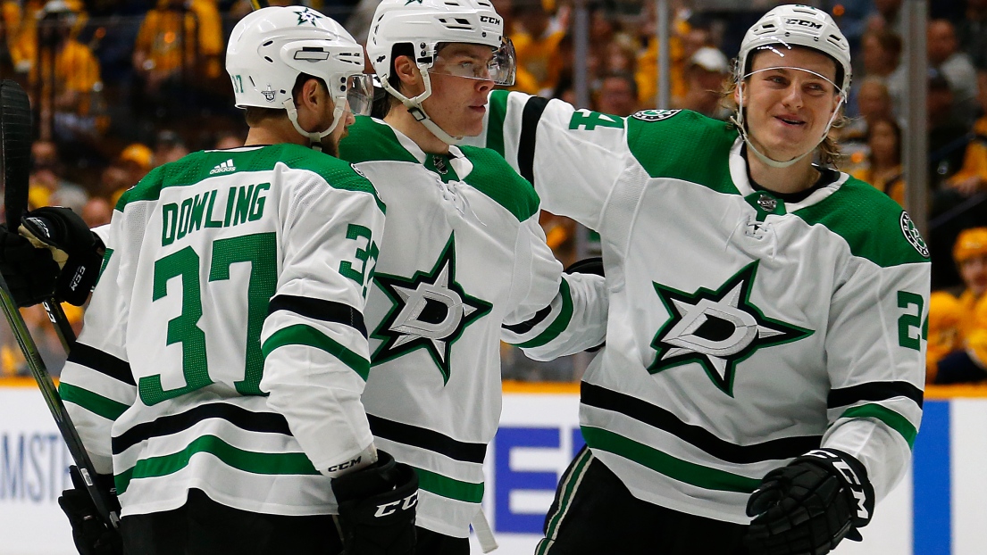 Les Stars célèbrent un but de Miro Heiskanen