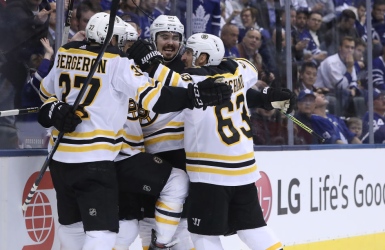 Les Bruins rebondissent avec aplomb