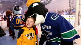 Fin the Whale Fin the Whale, mascotte des Canucks de Vancouver