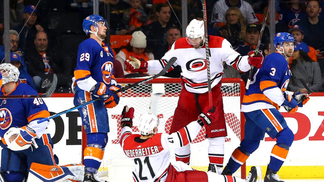 Nino Niederreiter et Jordan Staal 