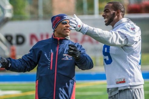 S.J. Green et l'entraîneur Erik Campbell