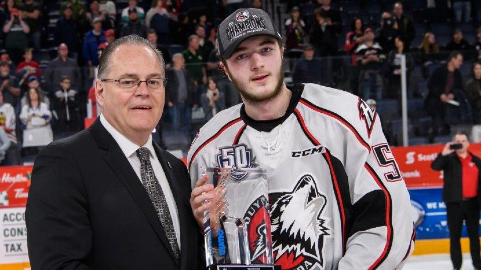 Noah Dobson remporte le trophée Guy-Lafleur Noah Dobson remporte le trophée Guy-Lafleur