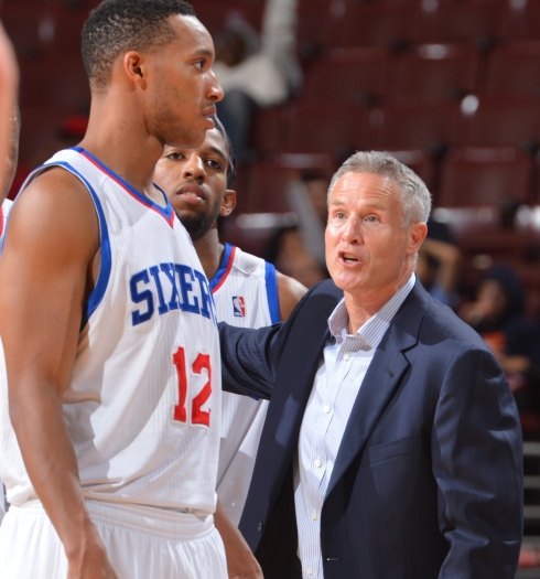 Brett Brown et Evan Turner