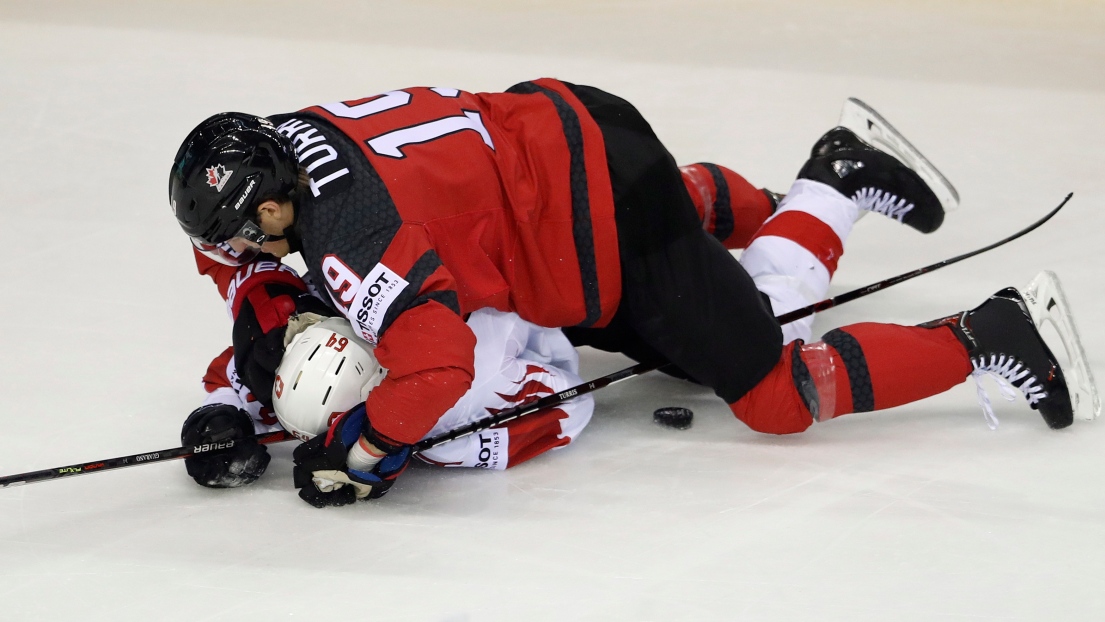 Kyle Turris et Christoph Bertschy