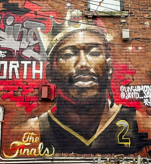 Le mural de Kawhi dans les rues de Toronto, à l'approche de la finale NBA.
