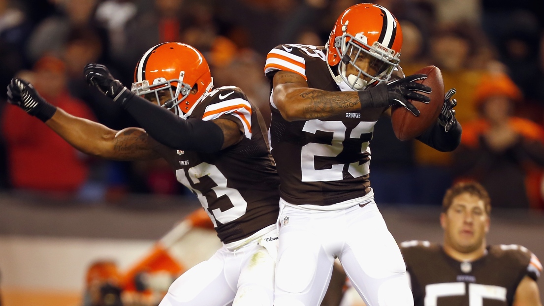 T.J. Ward et Joe Haden