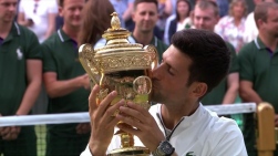 Djoko trophéee.jpg