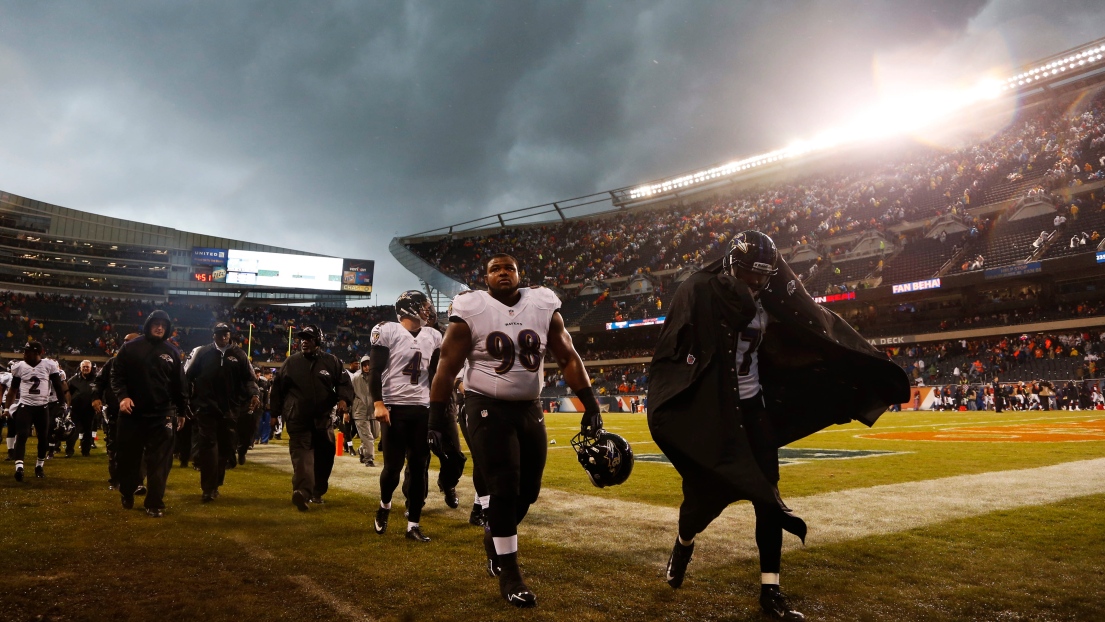 Les joueurs des Ravens retraitant au vestiaire