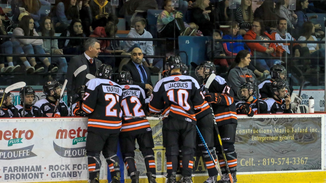 Les Cantonniers ont subi un premier revers cette saison en s'inclinant 3-2, en tirs de barrage. Les Cantonniers ont subi un premier revers cette saison en s'inclinant 3-2, en tirs de barrage.