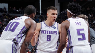 Harrison Barnes Bogdan Bogdanovic et De'Aaron Fox des Kings