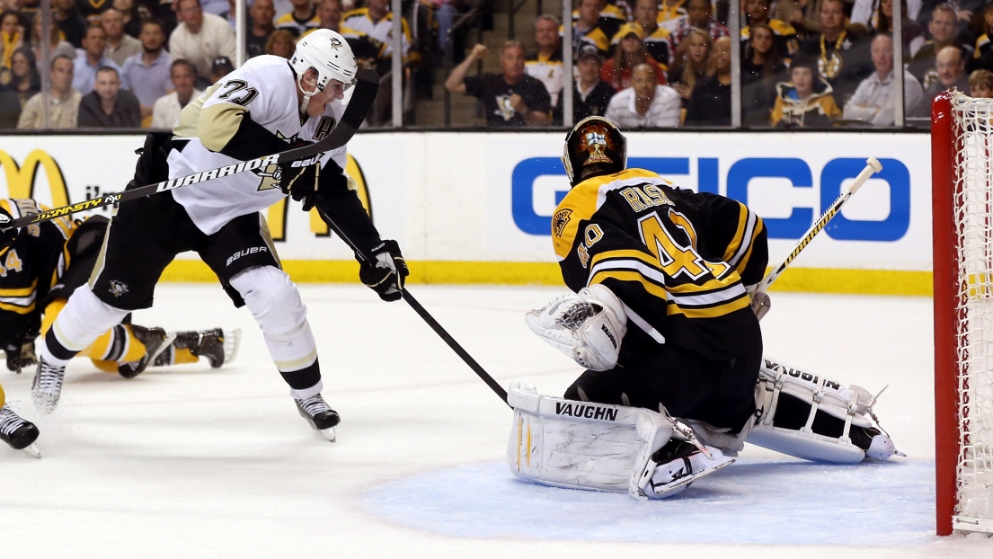 Evgeni Malkin et Tuukka Rask