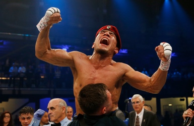 Murodjon Akhmadaliev déjà champion unifié