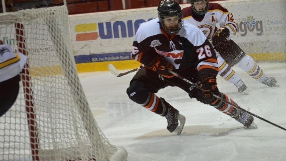 Mathis Zakorzermy a inscrit un des deux buts des Cantonniers dans un revers de 3-2 au Lac St-Louis.