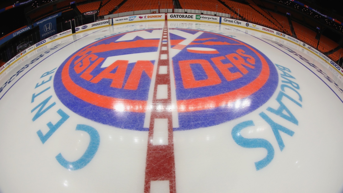 Le logo des Islanders sur la patinoire du Barclays Center