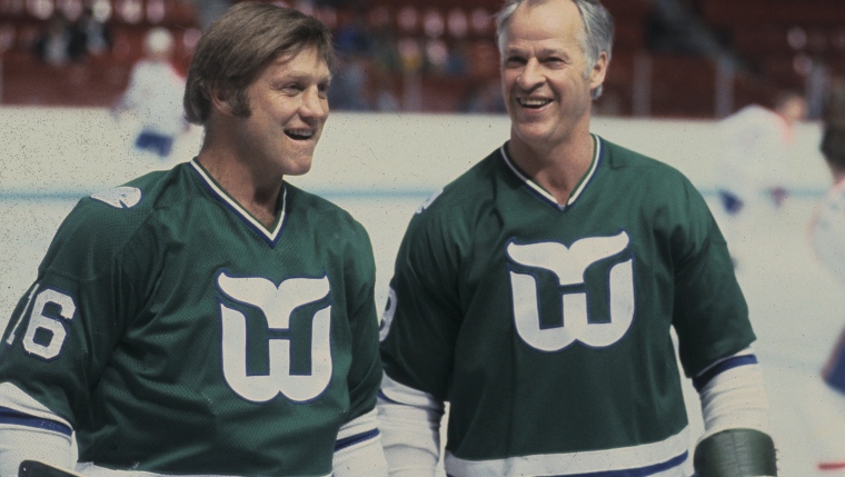 Bobby Hull et Gordie Howe 