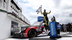 Nascar camion Brandon Jones.jpg