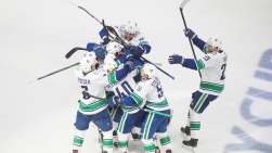 CANUCKS2.JPG
