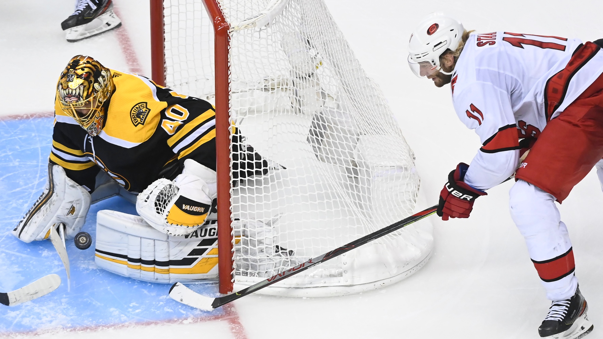 Tuukka Rask et Jordan Staal