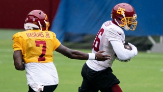 Dwayne Haskins fils et Adrian Peterson Dwayne Haskins fils et Adrian Peterson