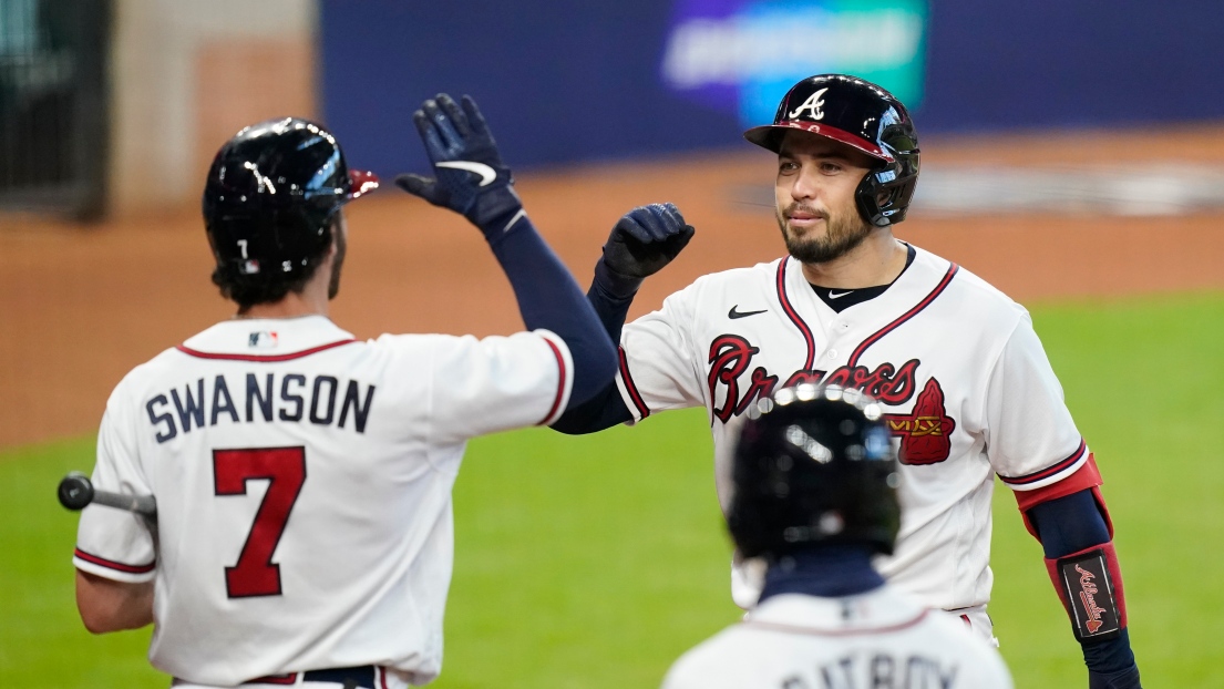 Dansby Swanson et Travis d'Arnaud