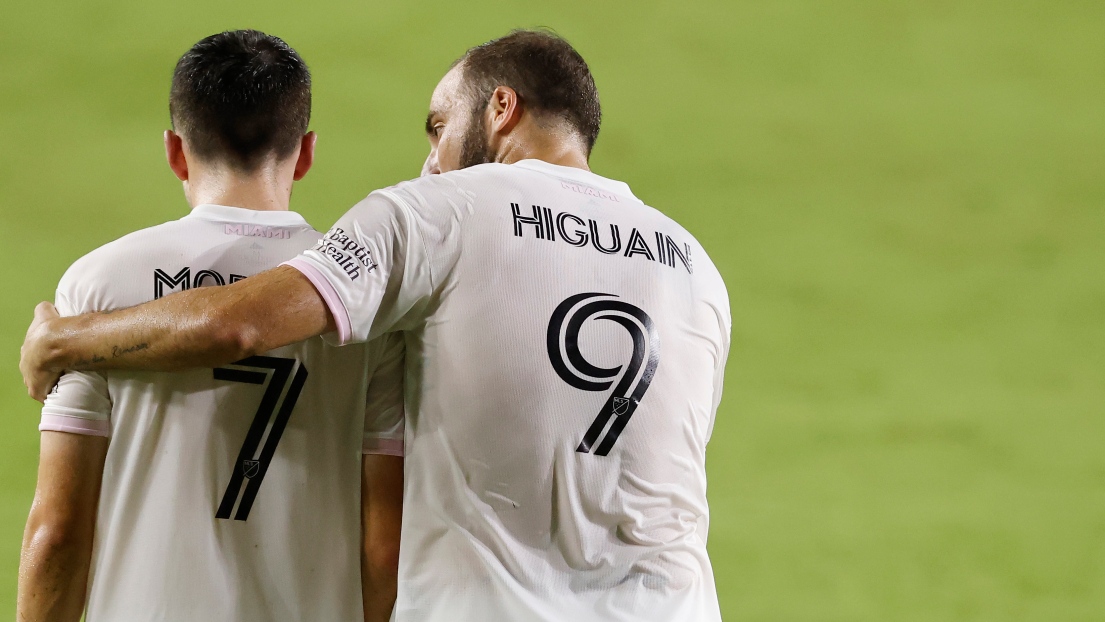  Lewis Morgan, Gonzalo Higuain