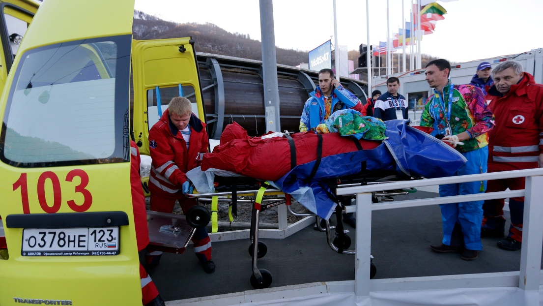 Un homme a été blessé par un bobsleigh.