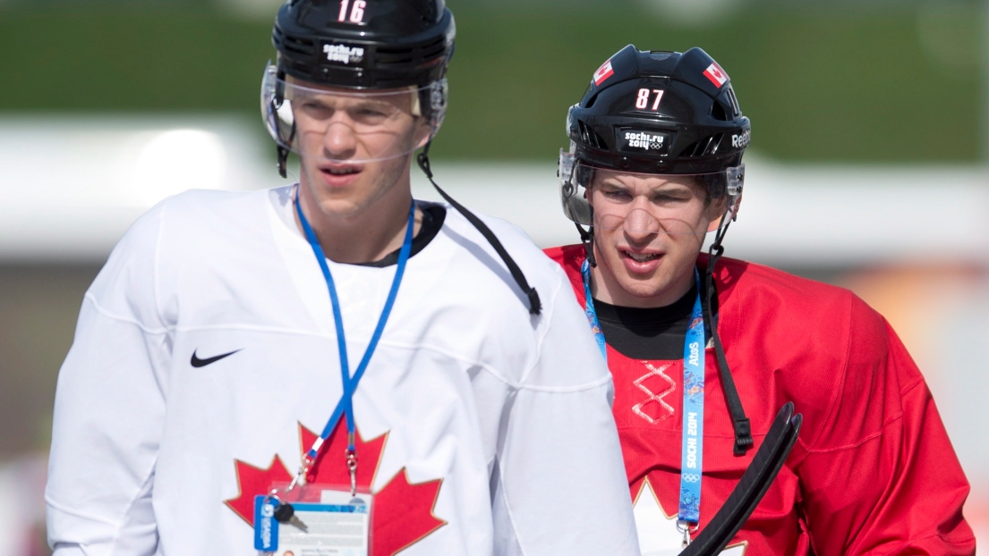 Jonathan Toews et Sidney Crosby