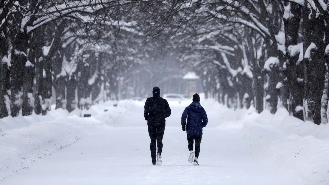 Deux coureurs en hiver